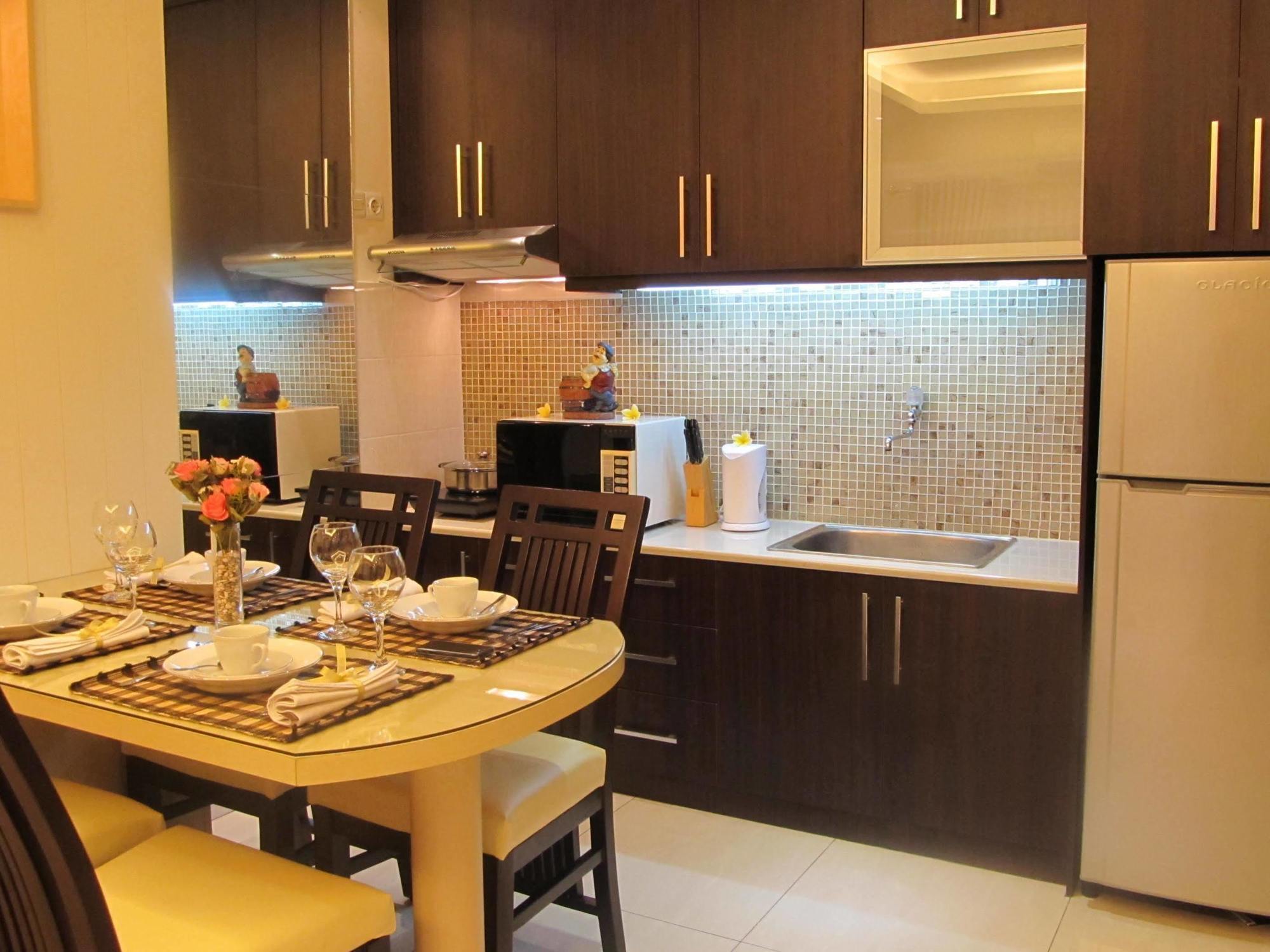 Ravarine Suite Apartment Jakarta Exterior photo